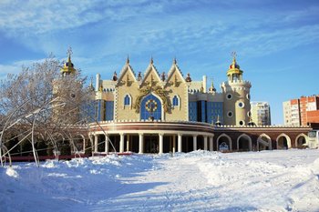 В Казани ограничат проезд и парковку около театра «Экият»