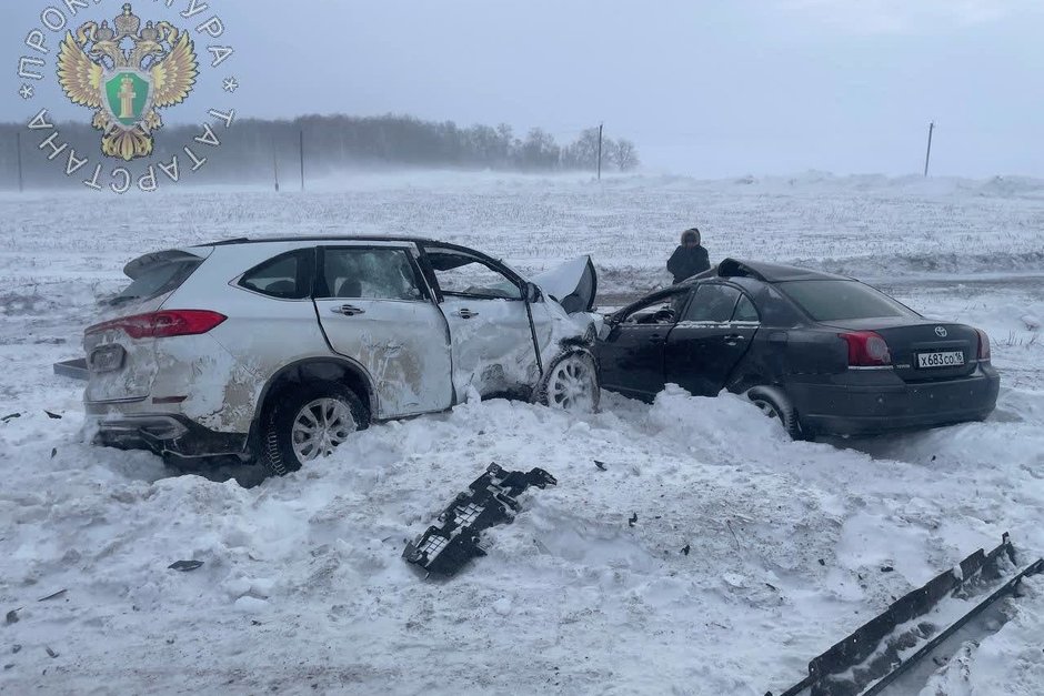 В Лениногорском районе Татарстана произошло массовое ДТП, в котором пострадал подросток