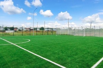 Спортивное поле площадью почти 1000 кв. м построили в Лаишево