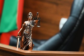 Главу Управления образования Лаишевского района отстранили от должности на год