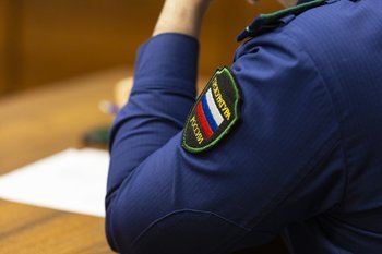 Прокуратура возбудила уголовное дело против директора УК после обрушения крыши дома в Казани