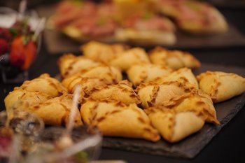 Средний чек на национальные кухни в городах-миллионниках России составил 1000 рублей