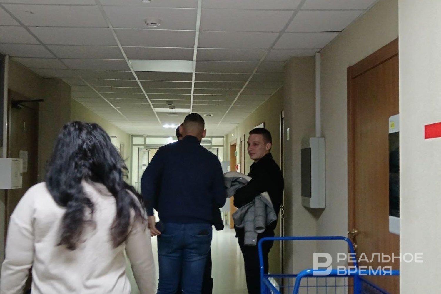 В Верховный суд РТ поддержать отца пришел Иван Шевырев, подозреваемый в покушении на жену
