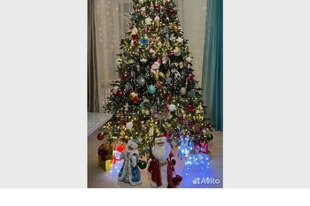 В Москве и Санкт-Петербурге продают искусственные елки дороже 1 млн рублей