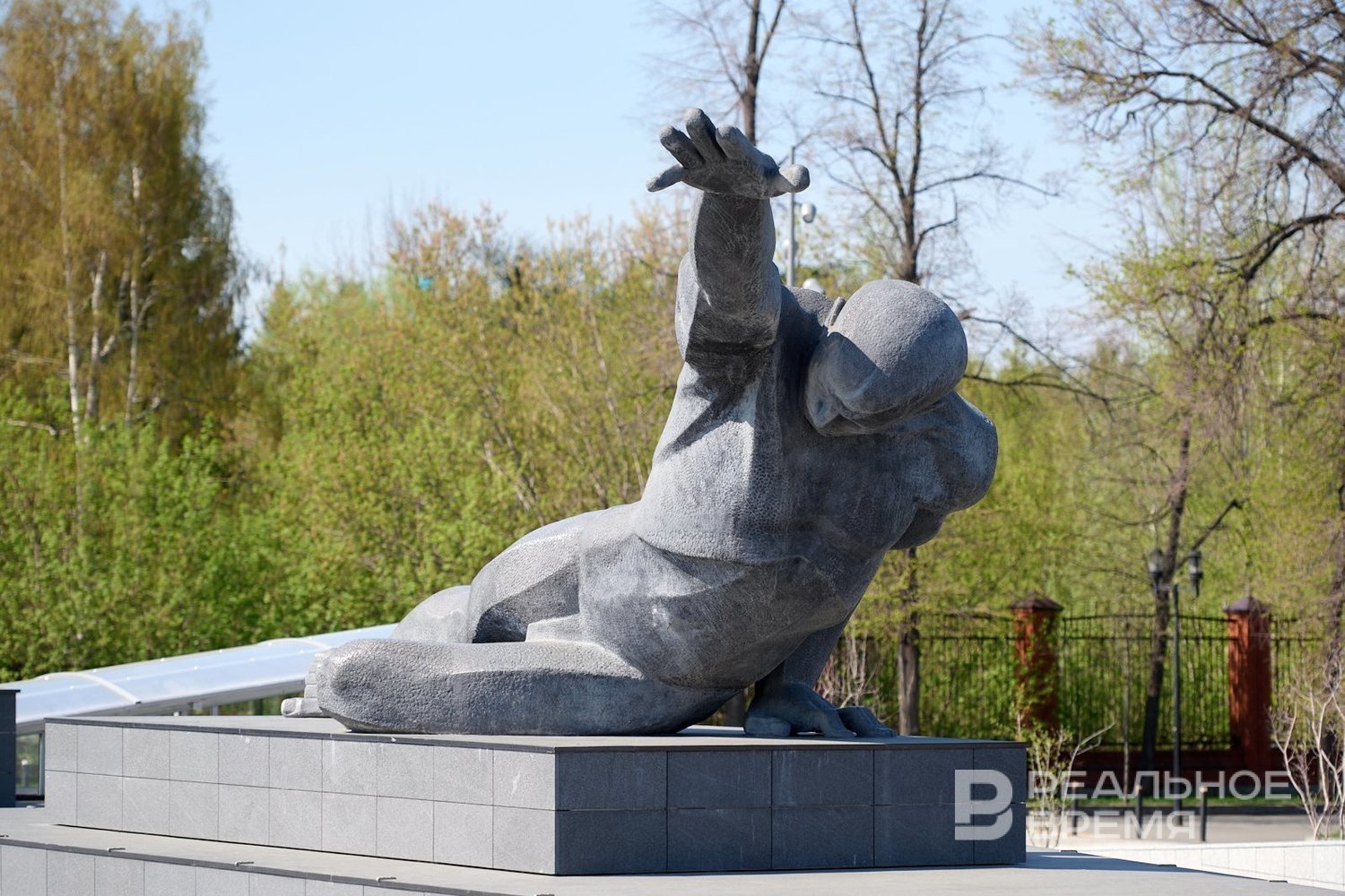 В России ввели уголовную ответственность за осквернение воинских мемориалов