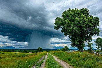 Вечером 11 августа и днем 12 августа в Татарстане ожидаются грозы, сильный дождь и град