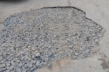 Мэрия Казани ответила на жалобу из-за незаасфальтированных дыр на улицах Кулагина и Авангардной