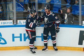 «Нефтехимик» возглавил таблицу Восточной конференции КХЛ после 5 матчей