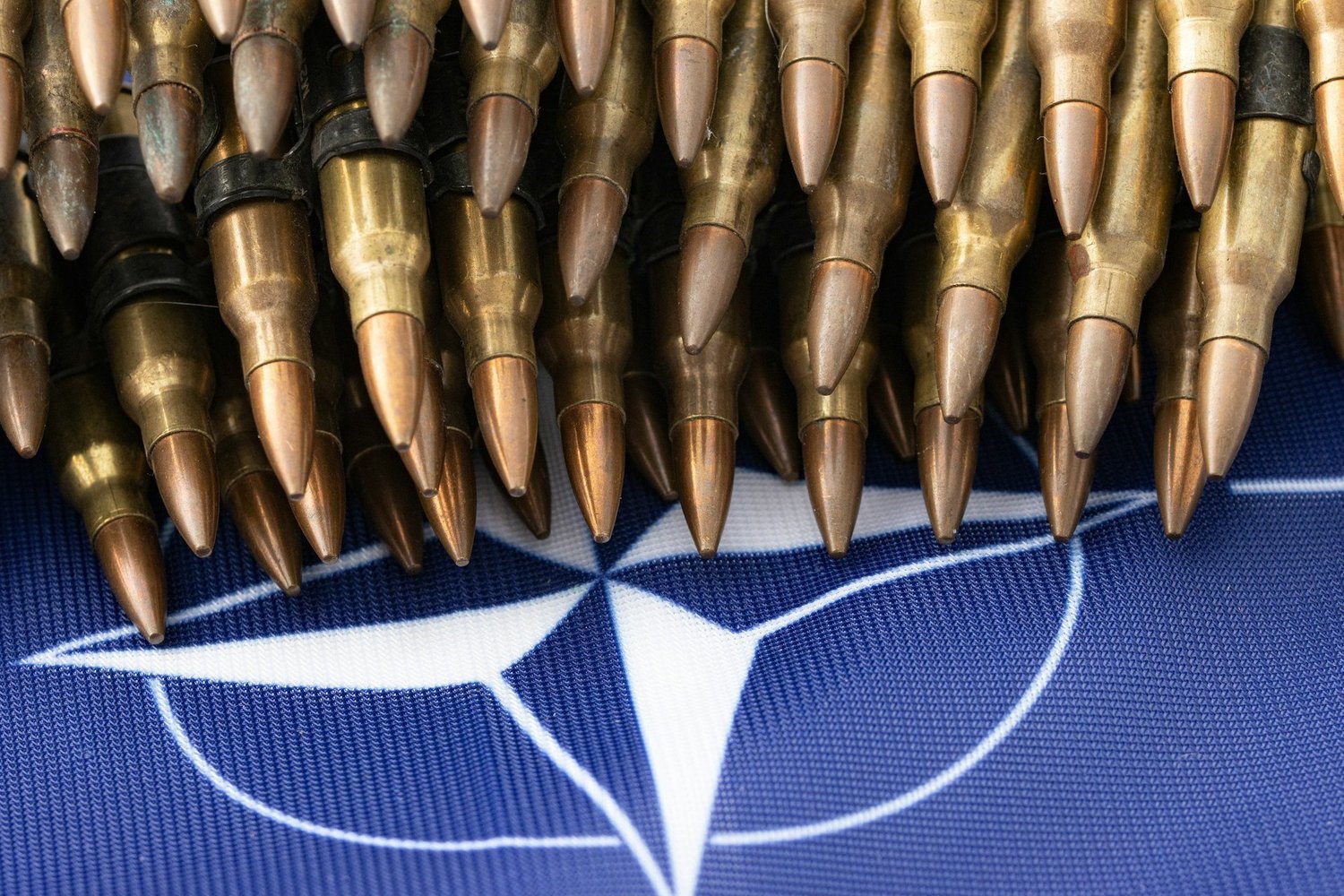 НАТО вывело войска из Ирака на фоне обострения ситуации на Ближнем Востоке