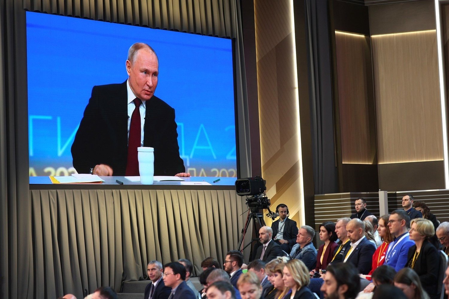 Кремль открыл сбор вопросов к прямой линии Владимира Путина