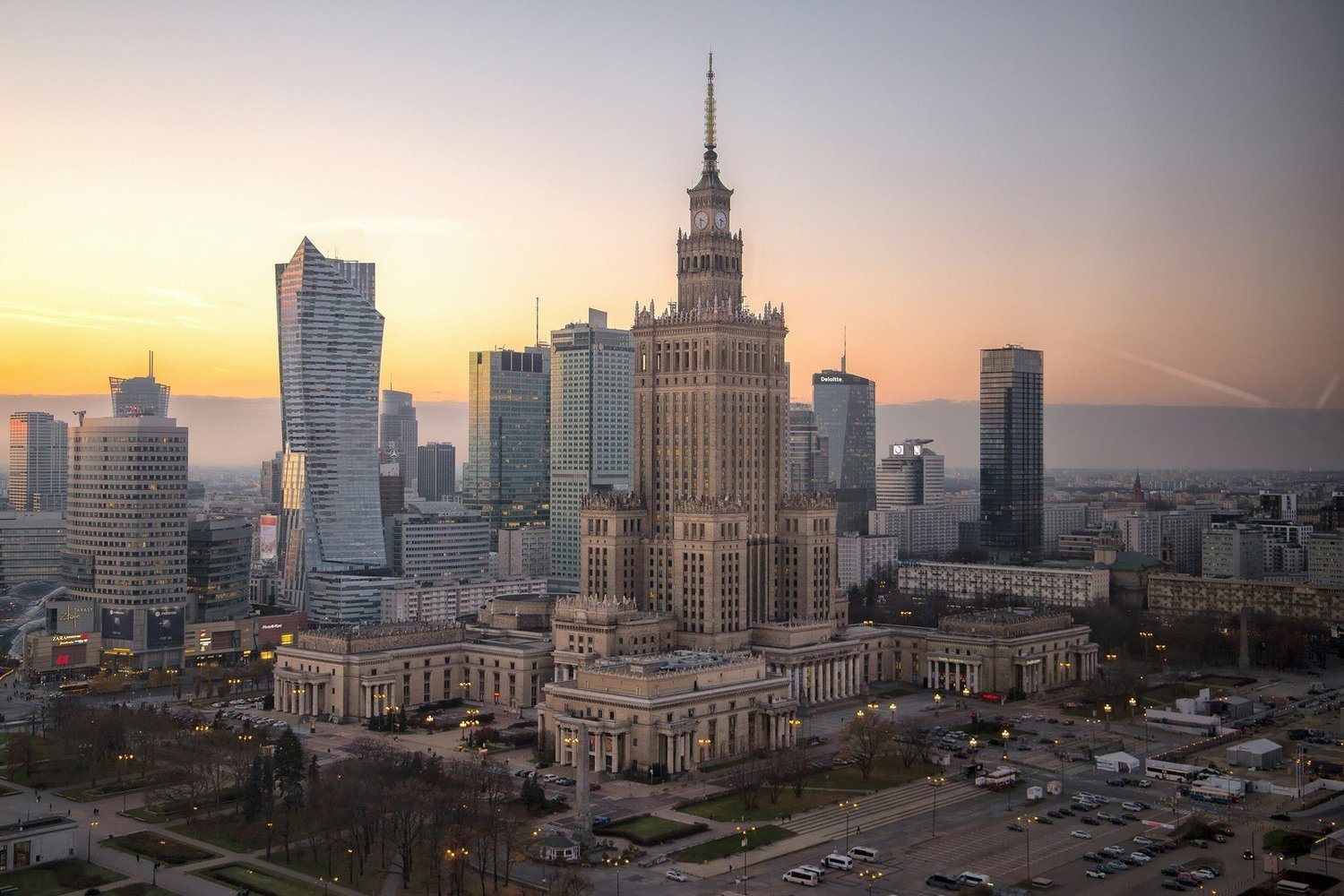 С апреля Польшу не смогут посетить россияне со старыми паспортами