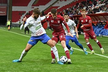 Получивший перелом голени игрок «Факела» Дзиов ожидает операции в Казани