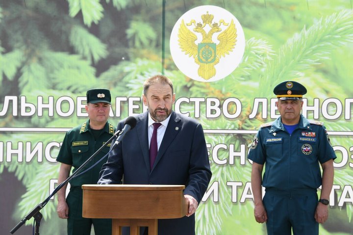 Песошин: «Экологическая безопасность республики находится в надежных руках»