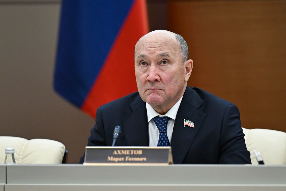 Марат Ахметов — главам министерств Татарстана: «Чувствуется ли в ваших учреждениях наличие двух языков?»