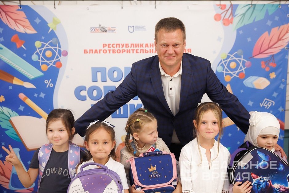 Ранцы, канцелярские принадлежности и хорошее настроение