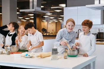 Более 1,08 млн первоклассников начнут обучение в школах с 1 сентября 2025 года