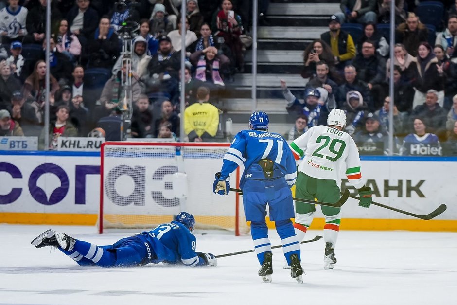 12 шайб и слухи про игру в «поддавки»: «Ак Барс» и «Динамо» красочно попрощались с «регуляркой»