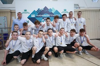 КОС-СИНТЕЗ наградил подарками молодых воспитанников своего клуба