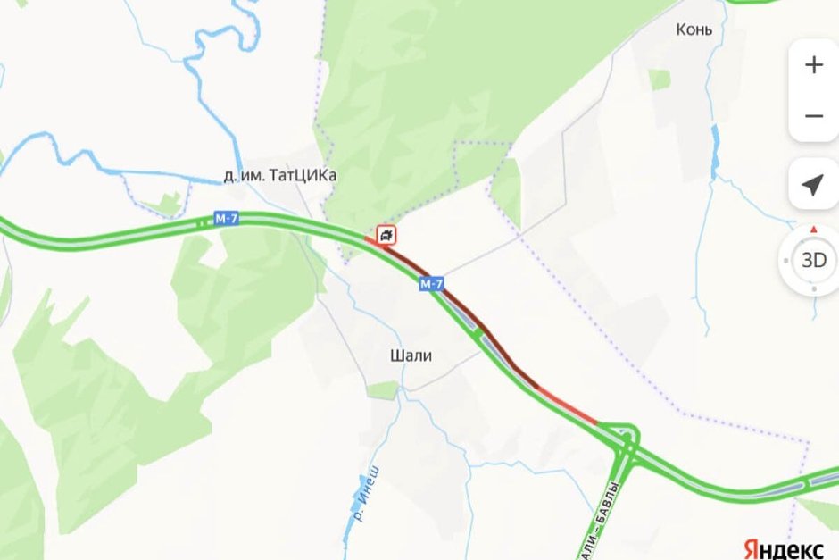 Под Казанью на М7 образовалась пробка почти на 4 км из-за аварии с фурой