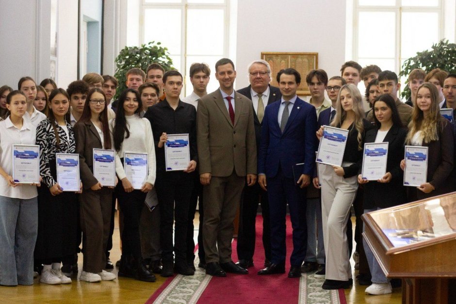 Более 2 тысяч студентов ИТИС КФУ получили гранты на обучение