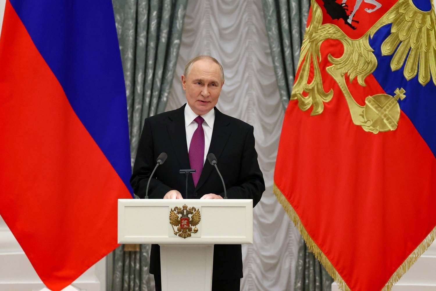 «Подслушивать нельзя»: Путин прокомментировал «сливы» разговоров Ушакова и Уиткоффа