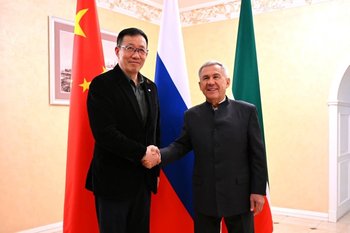 Минниханов встретился с министром обороны КНР в казанском Кремле