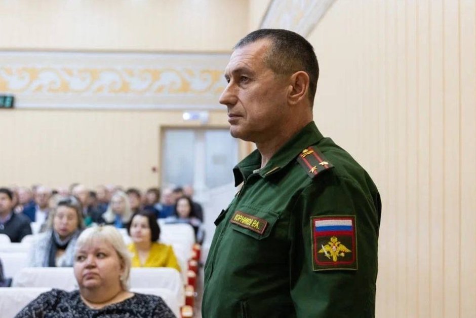 ФСБ: на взятке 700 тысяч рублей поймали военкома Альметьевска
