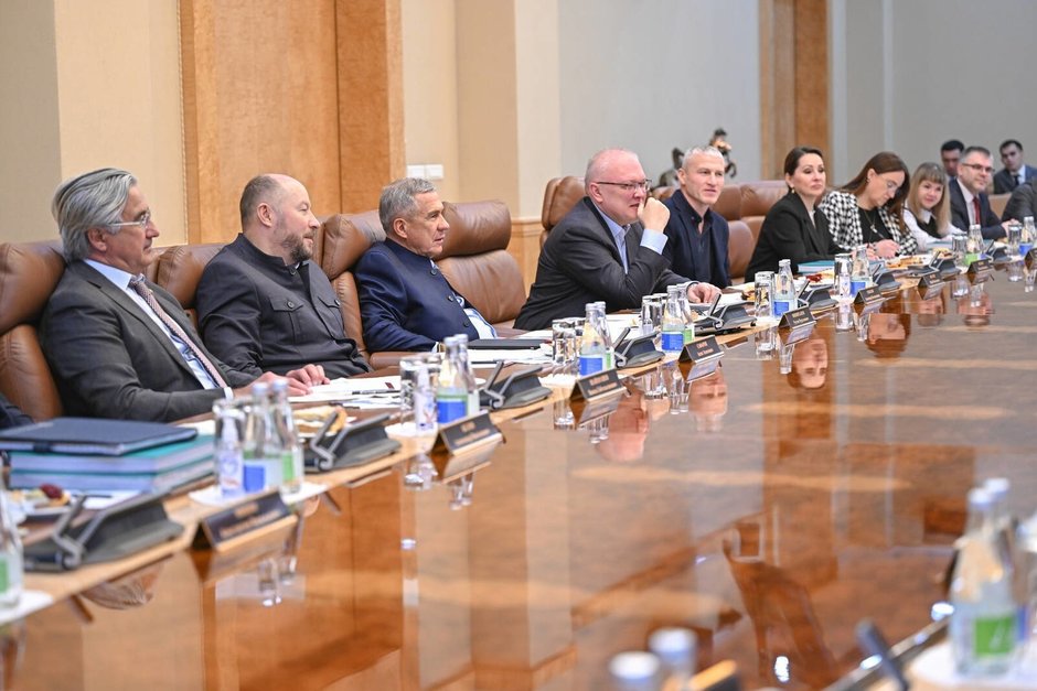 Минниханов поделился опытом управления и развития с кадровым резервом Кировской области