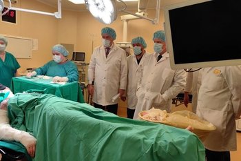 Михаил Мурашко посетил пострадавших на заводе «Нижнекамскнефтехим»