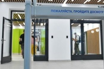 Источник: каждый четвертый директор школы вынужден экономить на охране