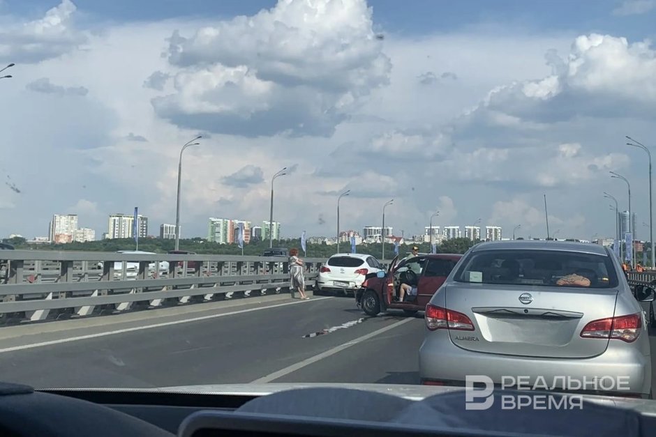 Массовое ДТП на «Миллениуме» парализовало движение в сторону центра Казани