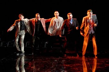 Поэт мяукал, крысы комментировали, публика трактовала