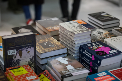 Книжный рынок в 2025 году: рост цен, экспансия маркетплейсов и слабая привлекательность для соискателей