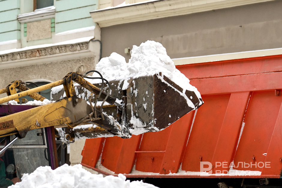 Глава исполкома Рустем Гафаров проверил качество уборки снега в Казани