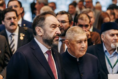 Науке нужны деньги, обществу — духовные смыслы, промышленности — инженеры