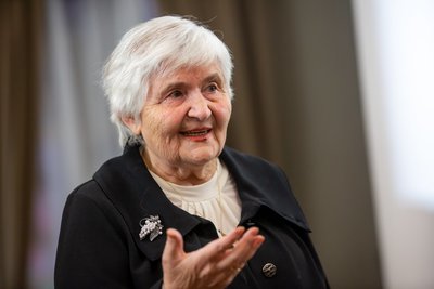Любовь Агеева: «Сегодня я нахожу ошибки в диссертациях, книжках»