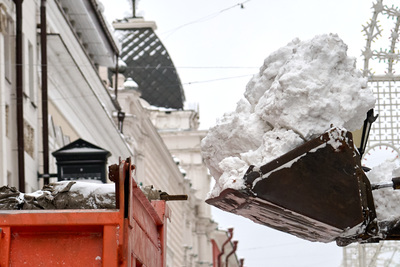 В Казани задержали водителя КАМАЗа за сброс снега на охраняемой природной территории
