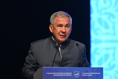 Минниханов и Зарипова отказались от мандатов Госдумы
