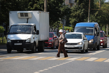 В августе в Казани два пожилых человека погибли под колесами транспорта