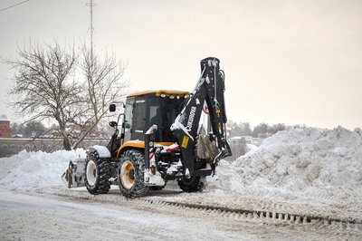 «Барсики» и «Амкорды»: сколько приходится платить за вызов спецтехники в заснеженной Казани