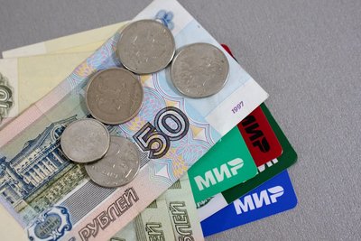 62% россиян копят на черный день