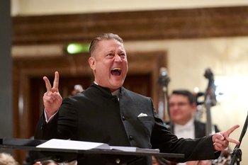 Дирижера Александра Сладковского наградили высшей госнаградой Татарстана