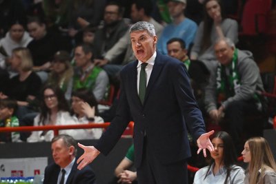 УНИКС разгромил МБА-МАИ в первой игре серии плей-офф