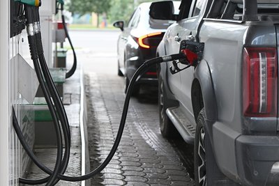 Исследование: 28% автомобилистов Татарстана сократили поездки из-за цен на бензин
