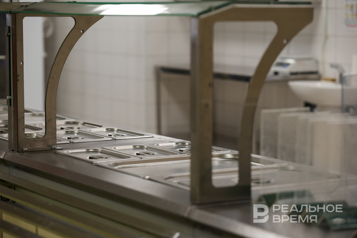 В Госдуме предложили ввести «шведский стол» в школьных столовых