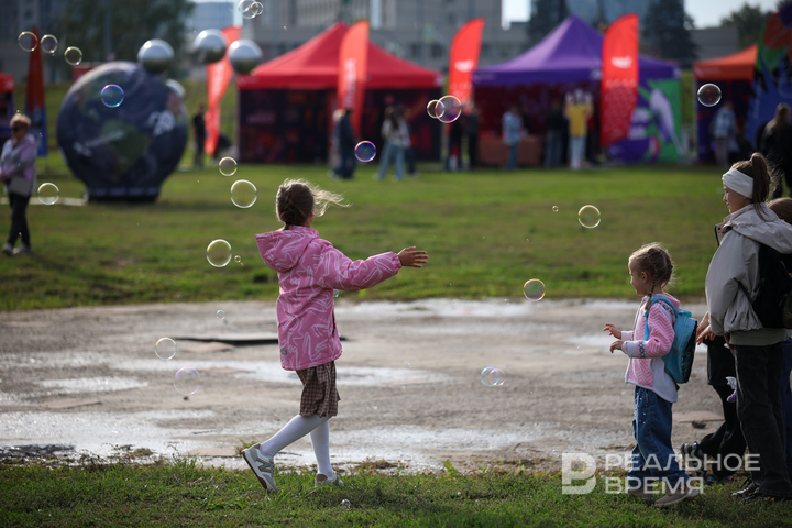 Многодетные семьи Казани и Челнов получили право на выплату 200 тысяч рублей вместо земельного участка