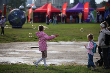 Многодетные семьи Казани и Челнов получили право на выплату 200 тысяч рублей вместо земельного участка