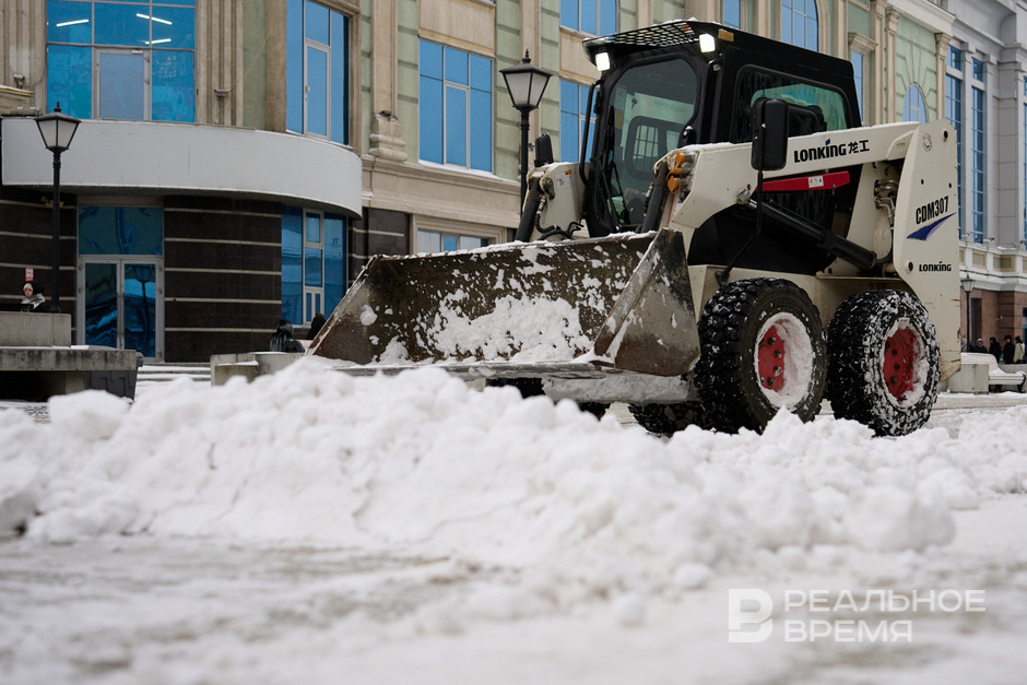 В Казани задействовали 311 единиц техники для очистки снега