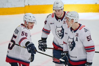 Игроки «Амура» и «Нефтехимика» подрались во время послематчевого рукопожатия