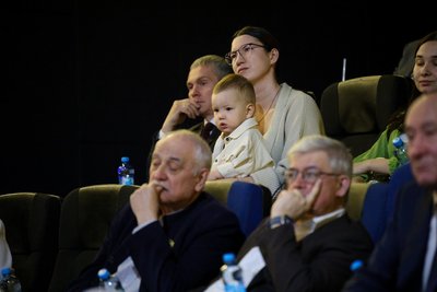Депутаты ГД предложили платить неработающим матерям «родительскую зарплату»